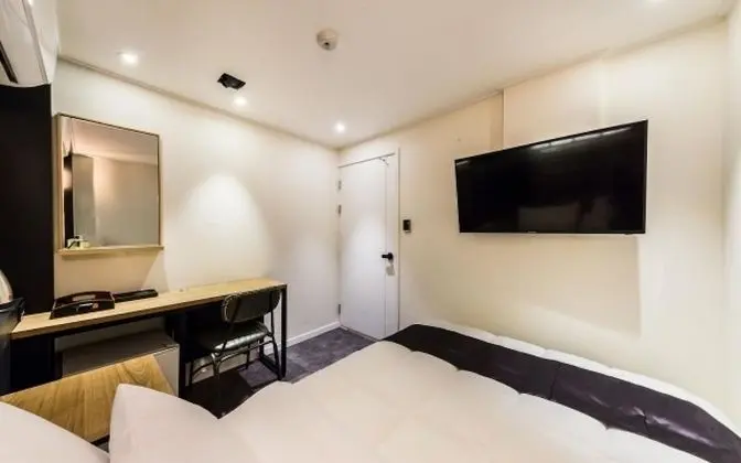 Oda (Cozy room (Netflix available))