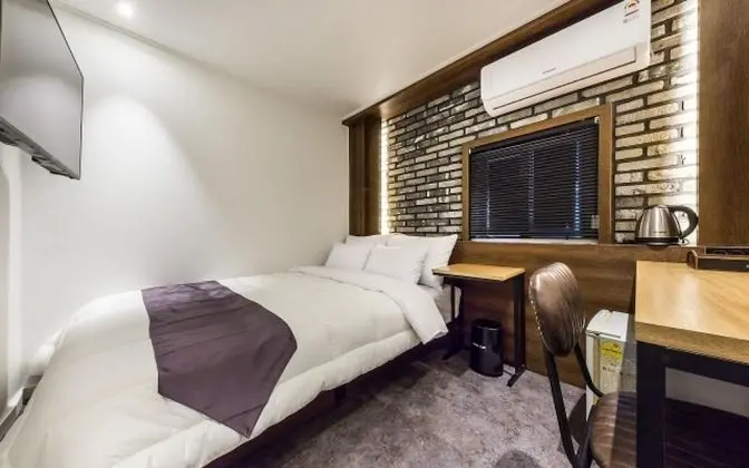 Oda (Cozy room (Netflix available))