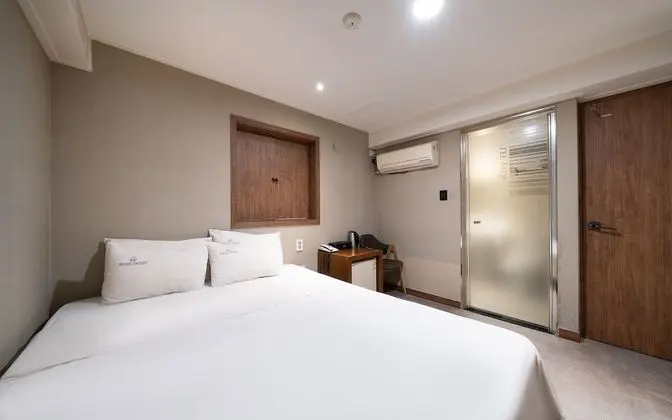 Oda (Semi-suite room)