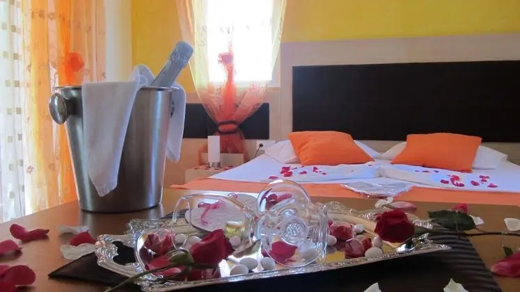Stüdyo, Bahçe Manzaralı