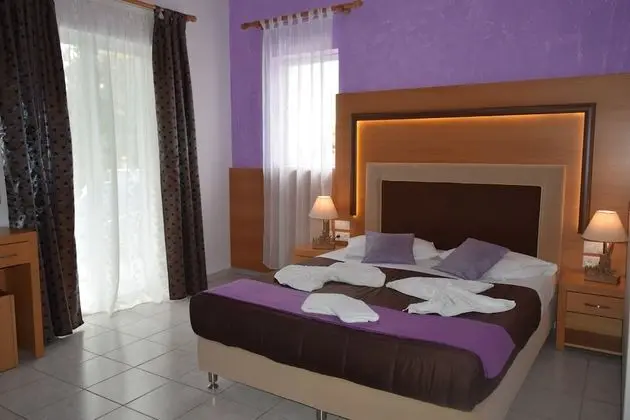 Stüdyo, Bahçe Manzaralı