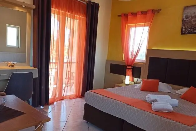 Stüdyo, Bahçe Manzaralı