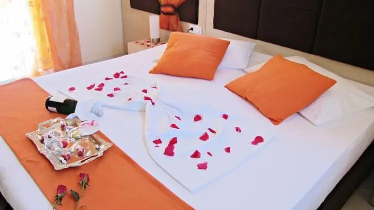 Stüdyo, Bahçe Manzaralı