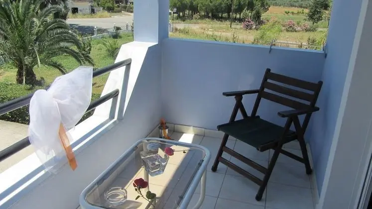 Stüdyo, Bahçe Manzaralı