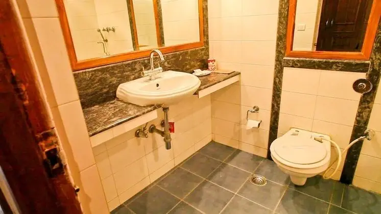 Premium Tek Büyük Yataklı Oda
