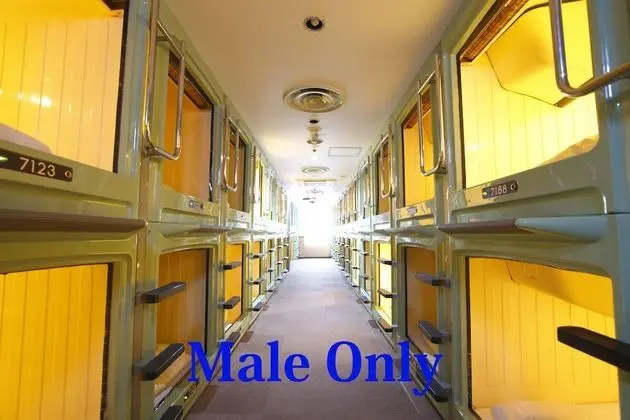Ortak Ranzalı Oda, Sadece erkekler için, Sigara İçilmez (Two Capsule Room,  2 Single Beds)