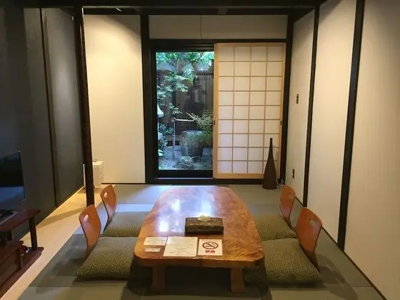Traditional Ev (Kyoto-style)