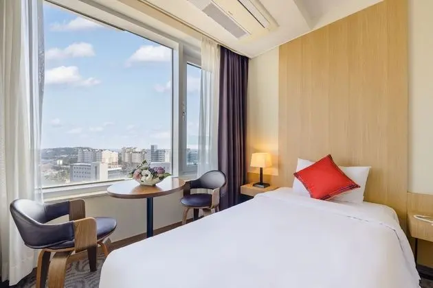 Deluxe Üç Kişilik Oda, 1 Yatak Odası, Sigara İçilmez, Şehir Manzaralı