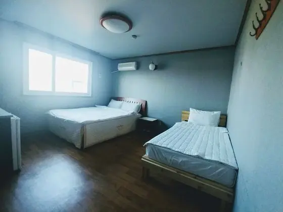 İki Ayrı Yataklı Oda (1 double bed & 1 single bed)