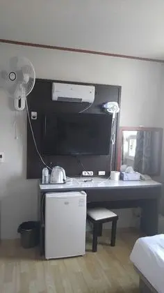 İki Ayrı Yataklı Oda (1 double bed & 1 single bed)