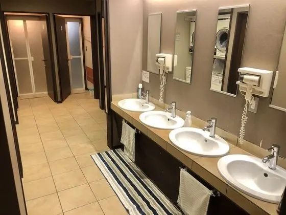 Ortak Ranzalı Oda, Sadece kadınlar için, Sigara İçilmez