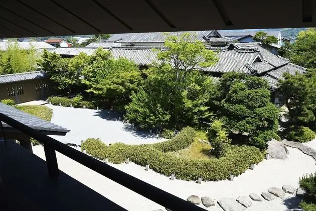 Süit, Bahçe Manzaralı