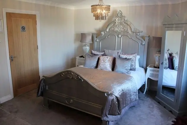 Tek Büyük Yataklı Oda, Banyolu/Duşlu (The Royal Room)