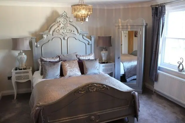 Tek Büyük Yataklı Oda, Banyolu/Duşlu (The Royal Room)
