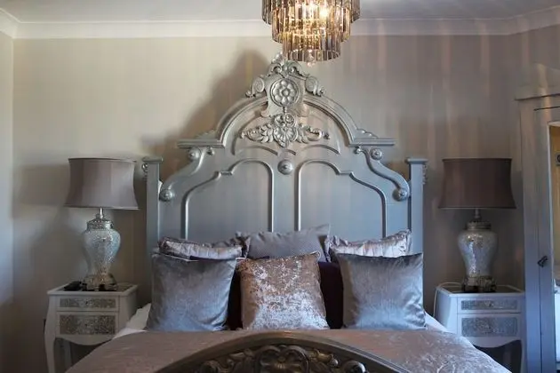 Tek Büyük Yataklı Oda, Banyolu/Duşlu (The Royal Room)