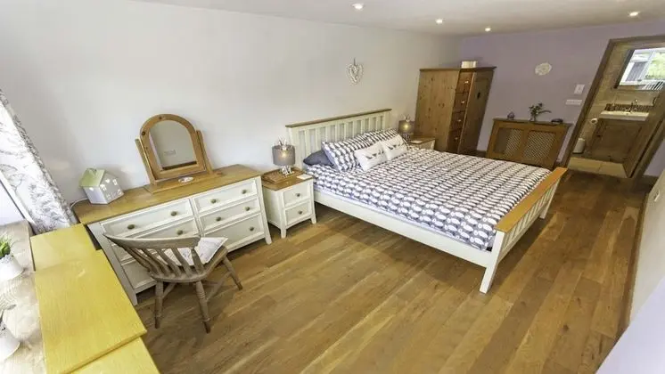 Ev (6 Bedrooms)