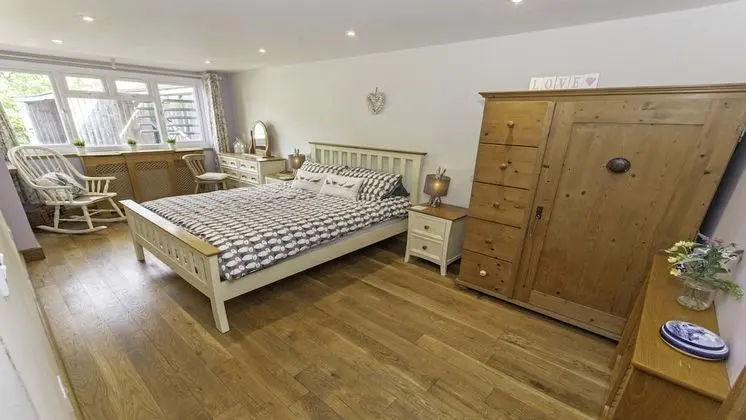 Ev (6 Bedrooms)