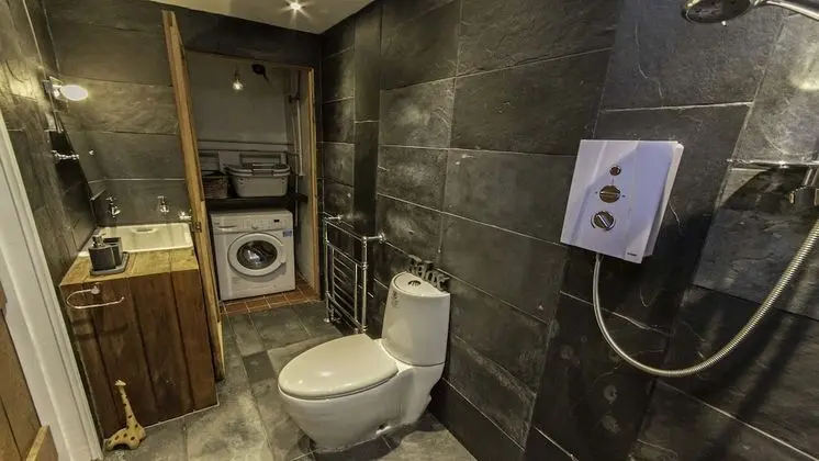 Ev (6 Bedrooms)