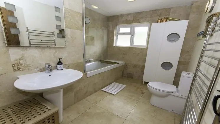 Ev (6 Bedrooms)
