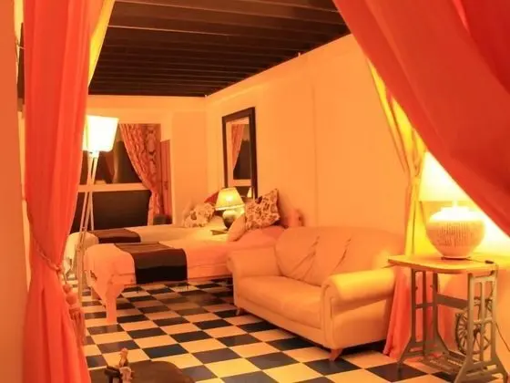 Oda (305 Semi Double Room with Bath)