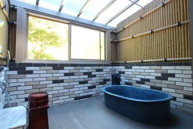 Luxury Ev, Sigara İçilmez (Holiday)