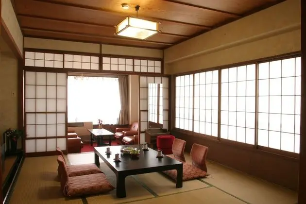Traditional Oda (Japanese-Style, Corner)