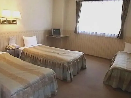 Üç Kişilik Oda, Sigara İçilebilir, Göl Manzaralı
