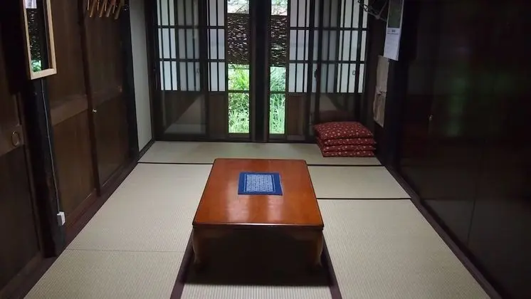 Traditional İki Ayrı Yataklı Oda (for 1-2 persons)