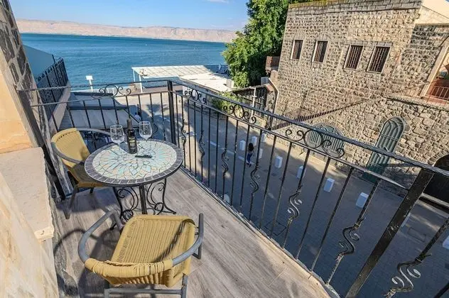 Basic Süit, Balkon