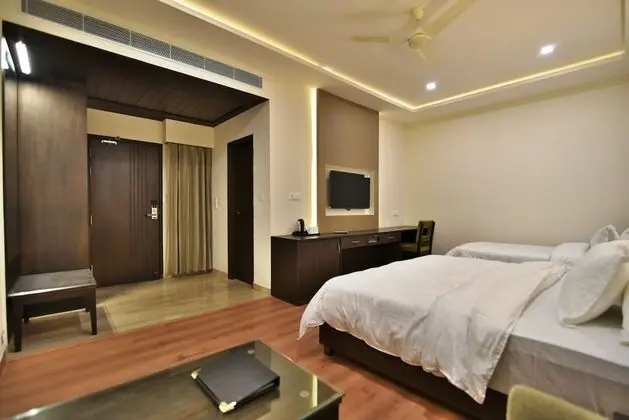 Luxury Oda
