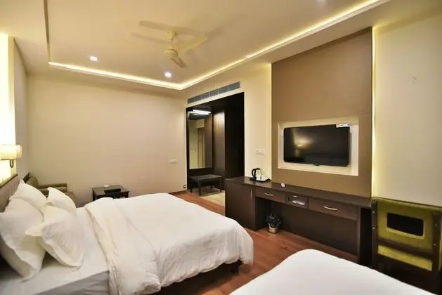 Luxury Oda