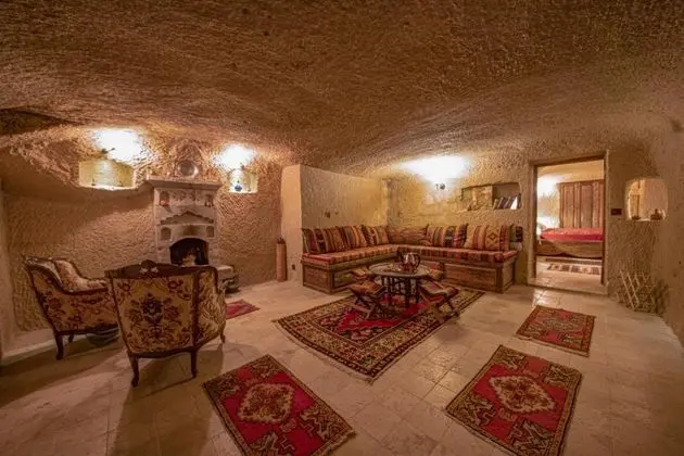 Jakuzili ve Şömineli Suite Oda, Avlu Manzaralı, Şömineli ve Jakuzili