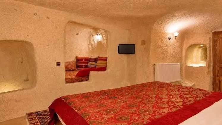 Jakuzili ve Şömineli Suite Oda, Avlu Manzaralı, Şömineli ve Jakuzili