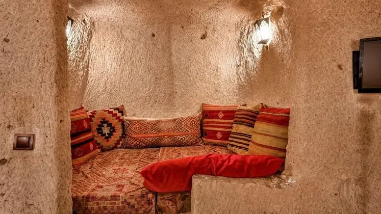 Jakuzili ve Şömineli Suite Oda, Avlu Manzaralı, Şömineli ve Jakuzili