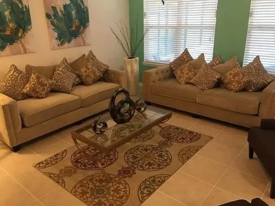 Ev