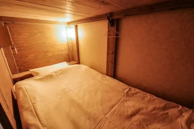 Ortak Ranzalı Oda, Karma Ranzalı Oda