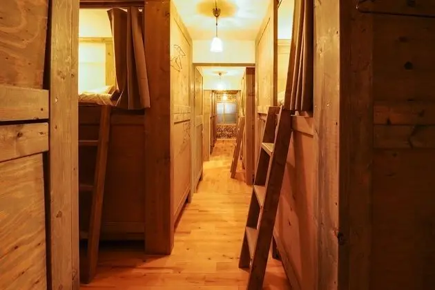 Ortak Ranzalı Oda, Karma Ranzalı Oda