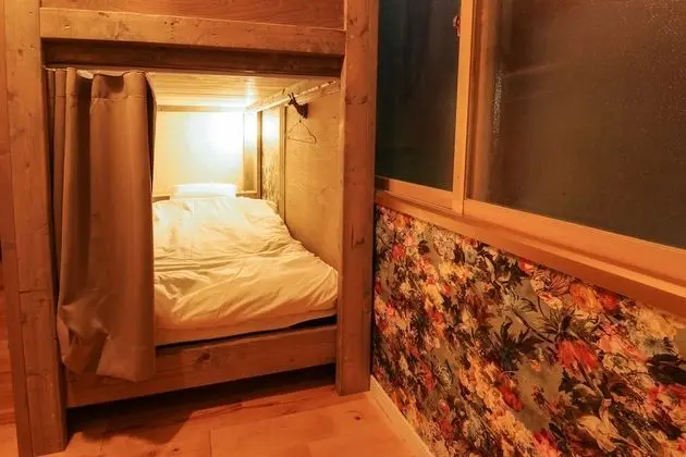 Ortak Ranzalı Oda, Karma Ranzalı Oda