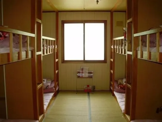 Ortak Ranzalı Oda, Sadece kadınlar için, Dağ Manzaralı