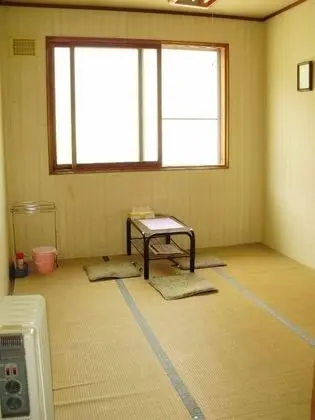 Ortak Ranzalı Oda, Sadece kadınlar için, Dağ Manzaralı