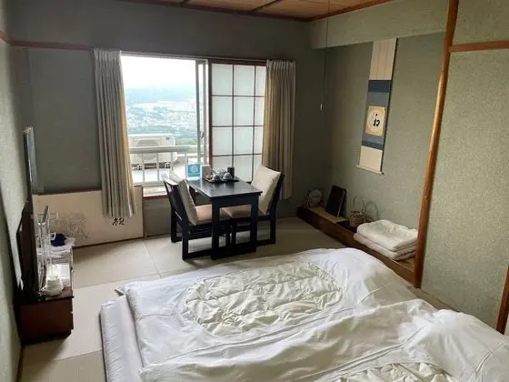 Traditional Üç Kişilik Oda, Ortak Banyo (Japanese-Style)