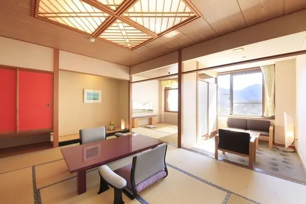 Traditional Oda, Dağ Manzaralı (Japanese Style)