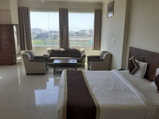 Deluxe Tek Büyük Yataklı Oda