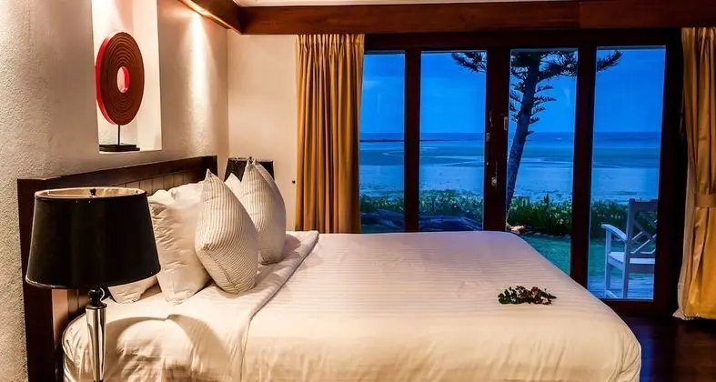 Oda (Beachfront Two Bedroom Ocean)