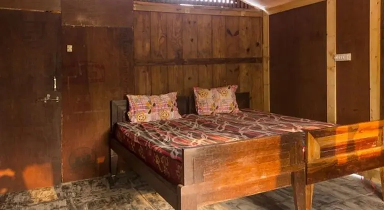 Kır Evi, 1 Çift Kişilik Yatak, Sigara İçilmez