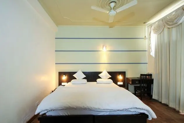 Luxury Oda