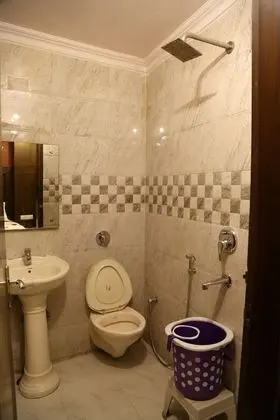 Büyük Yataklı Tek Kişilik Oda