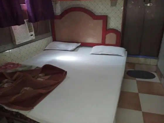 Büyük Yataklı Tek Kişilik Oda