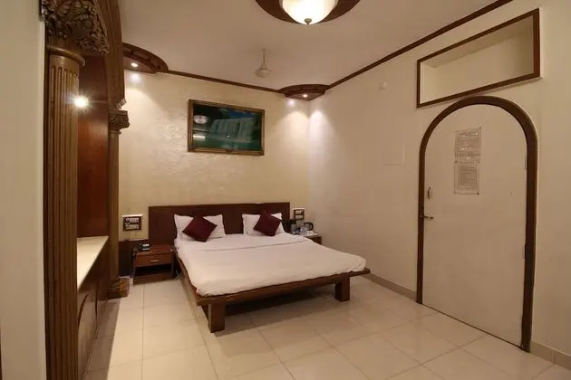 Special Super Delux AC Room