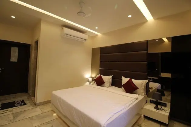 Special Super Delux AC Room